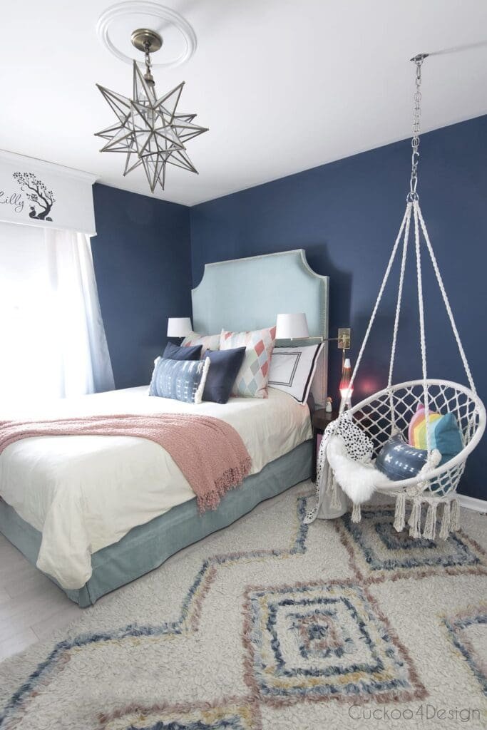 girls bedroom with shades of blue