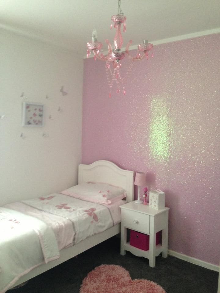 girls bedroom with sparkly accents